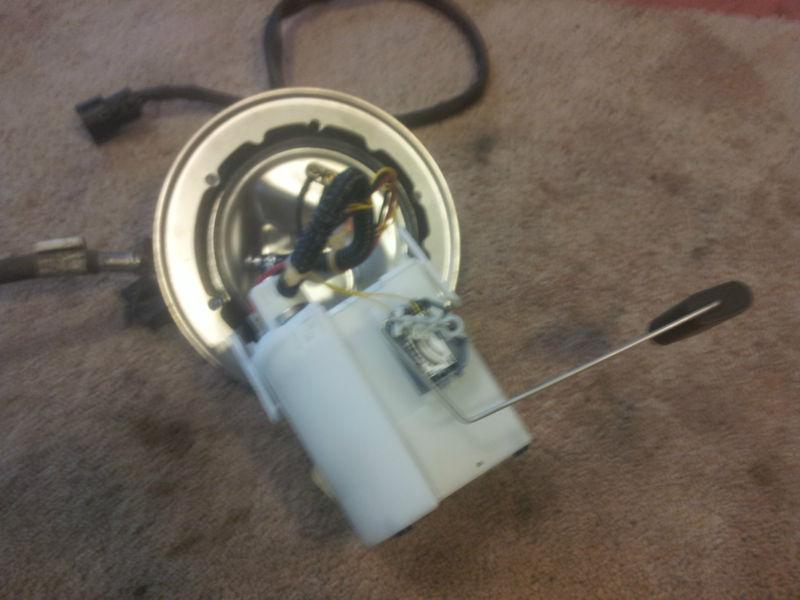 99-04 ford mustang v6 3.8l fuel pump oem