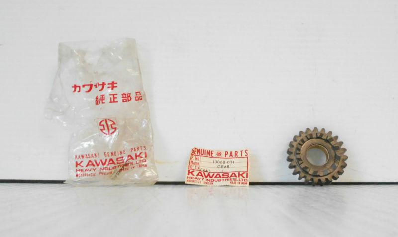 1974/1975/76/1977/1978 kawasaki kz400 kickstarter gear, nos, 13068-031 (*1454*)