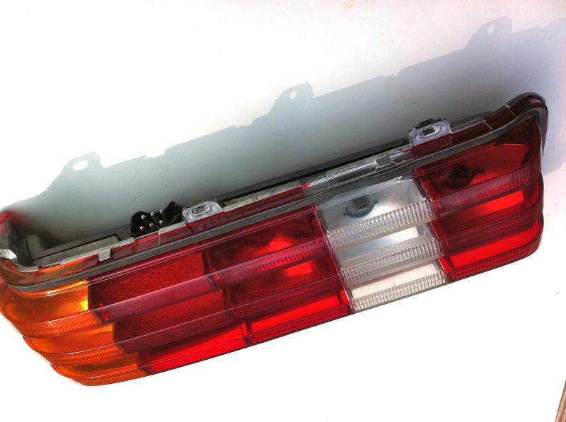 Mercedes w123 1976-1985 300D SD OEM RIGHT Tail light assembly & lens nice!, US $29.50, image 4