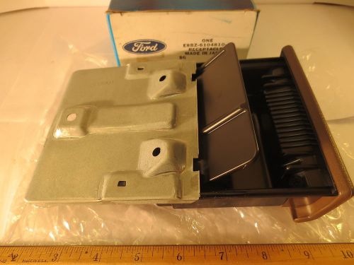 Ford 1988/1993 festiva &#034;beige&#034; dash panel receptacle - ash tray free shipping
