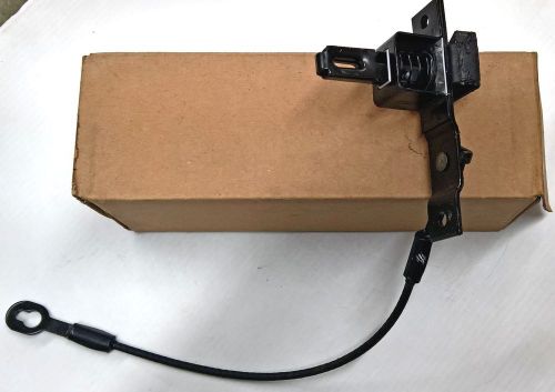 15726086 brand new genuine gm nos right side tail gate latch w/cable