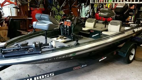 1994 cajun 160 adventurer bass boat 125hp mercury outboard motor.