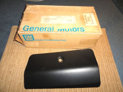 1968 chevy pass. (exc. c.a.c.) nos glove compartment door assy. 3913691