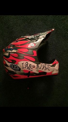 Troy lee designs helmet