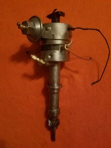 V-8 international truck cast iron point distributor  340-4981b