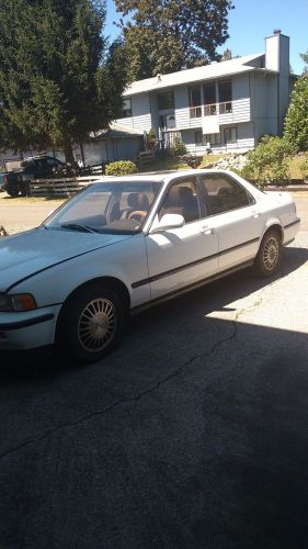 1992 acura legend needs battery, good tabs clear title, will need to be towed.