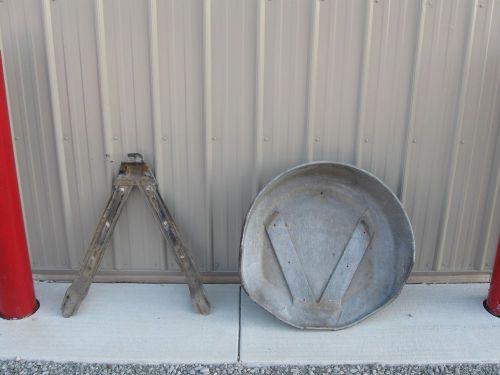 1968  thru  1982  corvette  spare  tire  tub &amp; &#034;y&#034;  brkt.