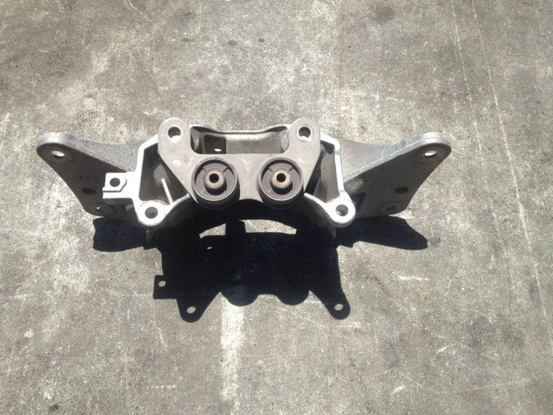 Bmw m3 e92 e93 08 09 10 11 12 oem transmission bracket holder  intact
