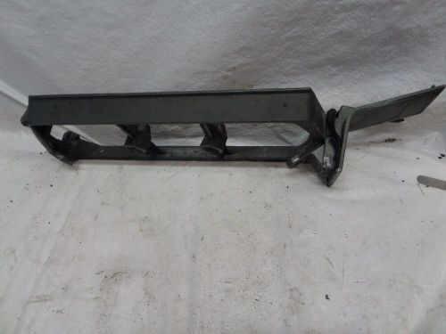 1986 MARINER 60HP 3-CYL REAR COWL SUPPORT BRACKET 74510A2 OUTBOARD BOAT MOTOR, US $24.99, image 2