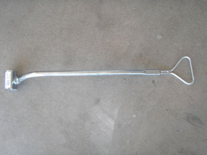 Metal tow handle for thetford smart tote