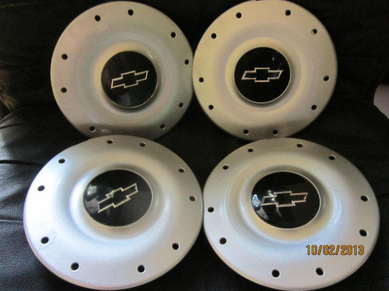 Find CHEVY MALIBU IMPALA MONTE CARLO CENTER CAPS OEM 9594285 Set of 4