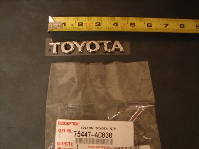 2007,07,08,09,10 toyota avalon trunk lid emblem nameplate new oem 75447-ac030
