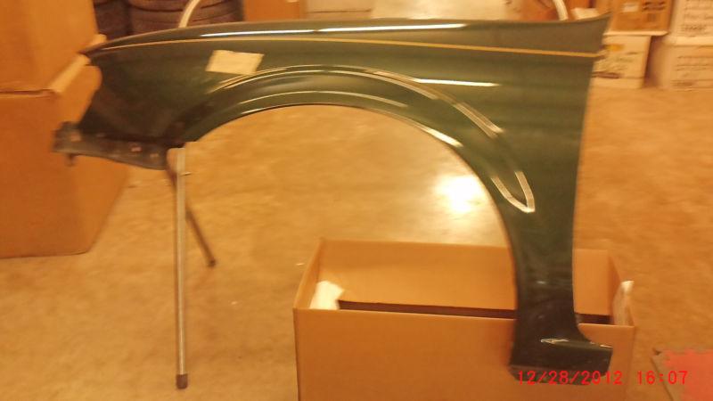 (#282) 00-01 nissan maxima. lh front fender.used oem.in good condision no rust