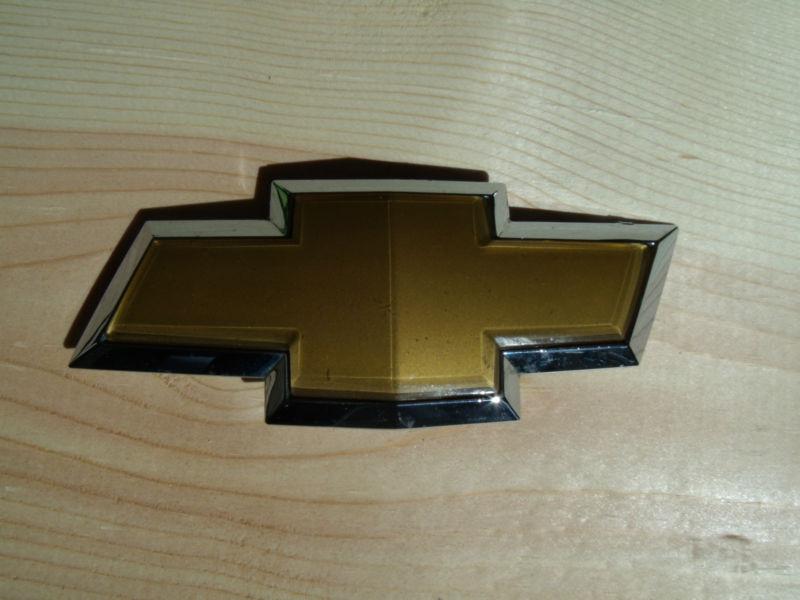 07 08 09 2010 2011 chevrolet malibu front grille emblem 25961384 oem 