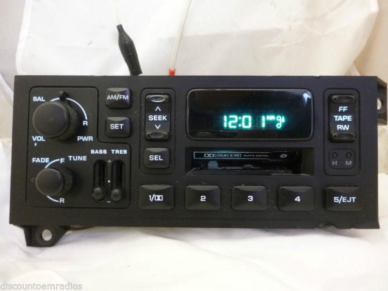 88-00 dodge caravan town & country radio cassette player p04858556ad oem  *