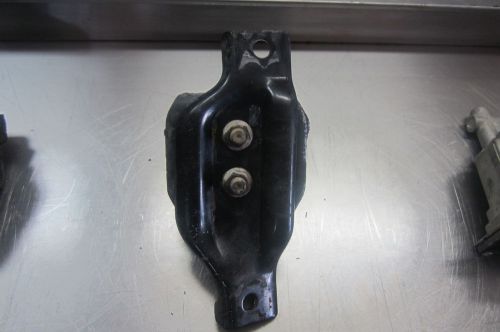 Th010 2006 subaru impreza 2.5 left motor mount