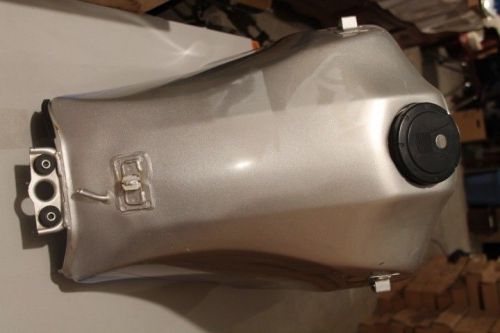 Klr650 gas tank w/gas cap bike was not wrecked 8100 miles 2008-14 silver