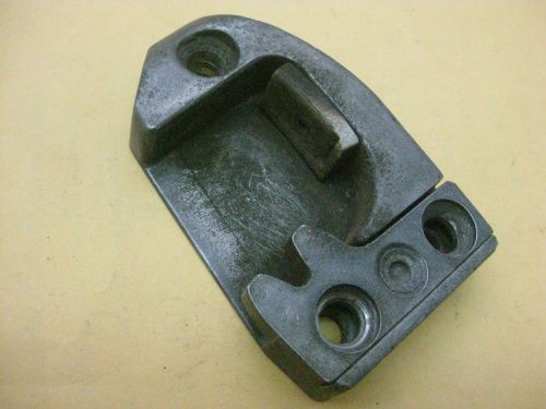 1959-60 elcamino lf rear tailgate striker plate   5063