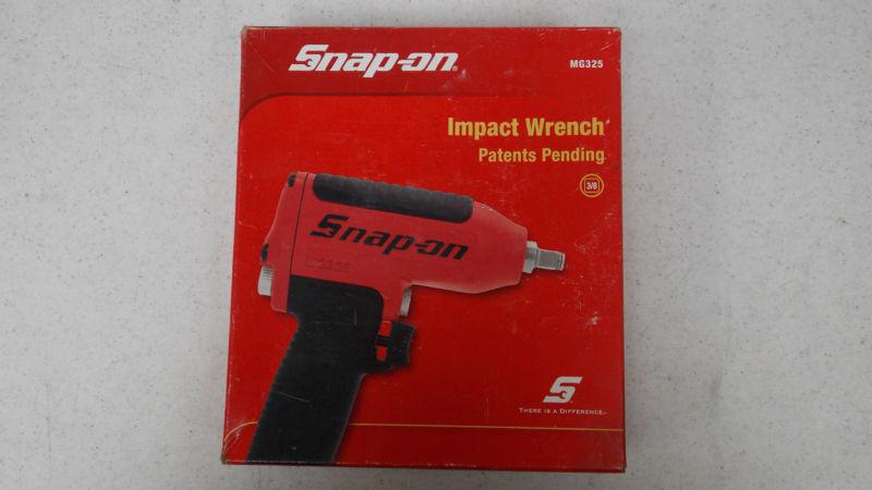 Snap-on 3/8" pneumatic impact wrench model: mg325