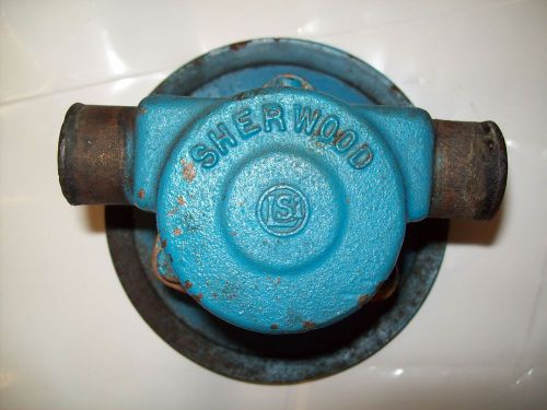 Chrysler oem inboard raw water pump  fits 318, 360 very good condition