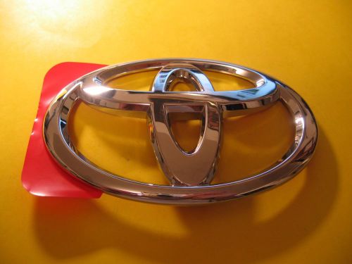 2006 - 2014 - toyota rear trunk emblem - new - part # 75432-06030 - 5" x 3 1/2"