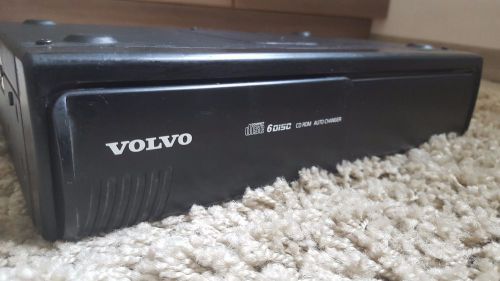 Volvo v70 radio disc changer 6 disc cd rom  auto changer  8622225