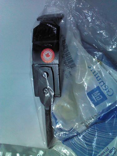 Gm oem 15980163 fuel tank strap