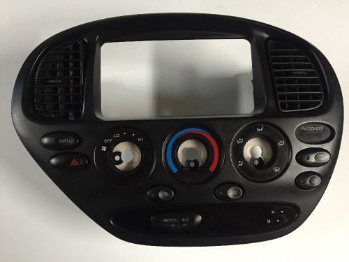 00 - 06 toyota tundra ac climate control unit with clock oem