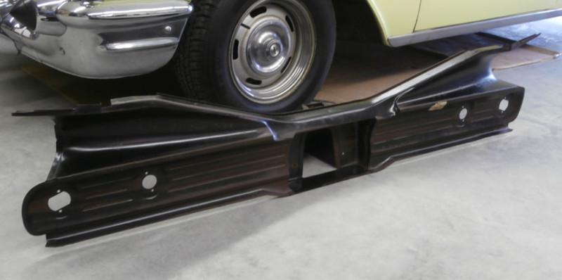 Nos chevrolet chevy 1960 60  bel-air & convertible tail light rear body panel