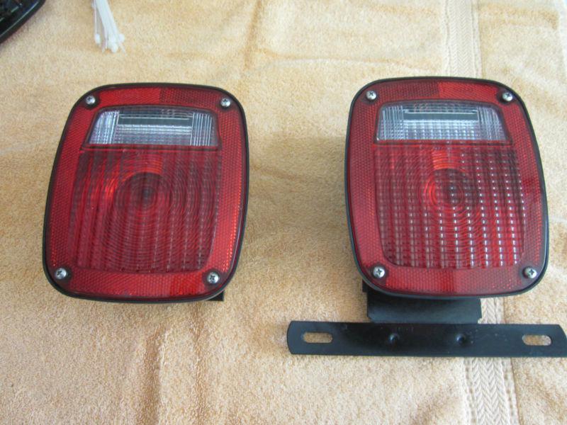 Sell New Grote Freightliner Tail light set with mounts in Charlton