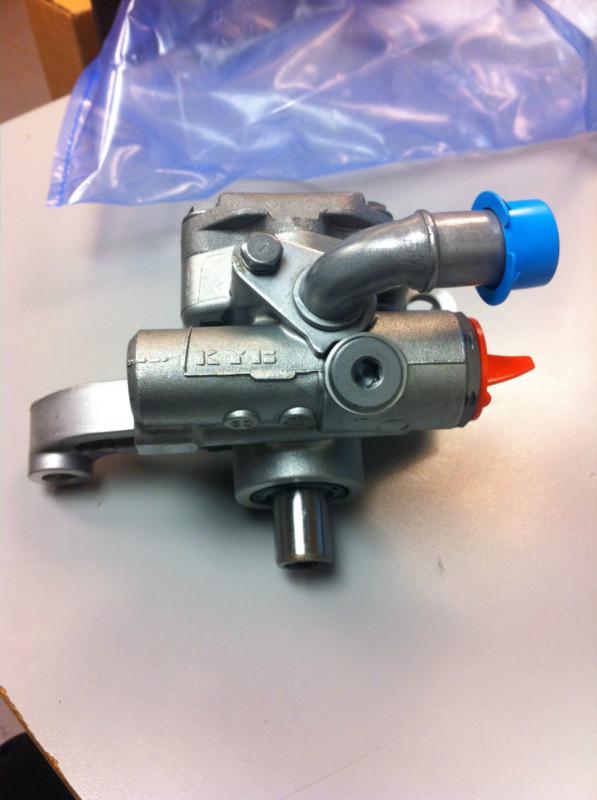 Sell GM Power Steering Pump 20902363 Torrent & Equinox in Ann Arbor