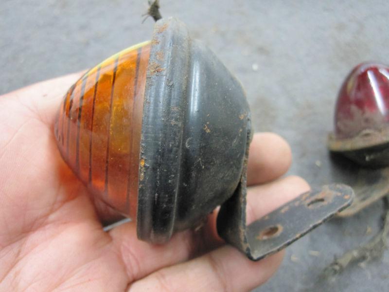 Pair of small glass lights, one red, one amber, SAE-T-RAY on the amber , antique, US $10.00, image 8