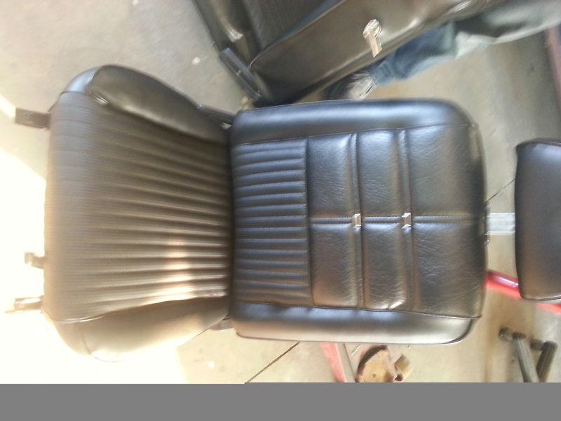 Ford mustang converible front rear seats complete very nice 1969 69 70 black