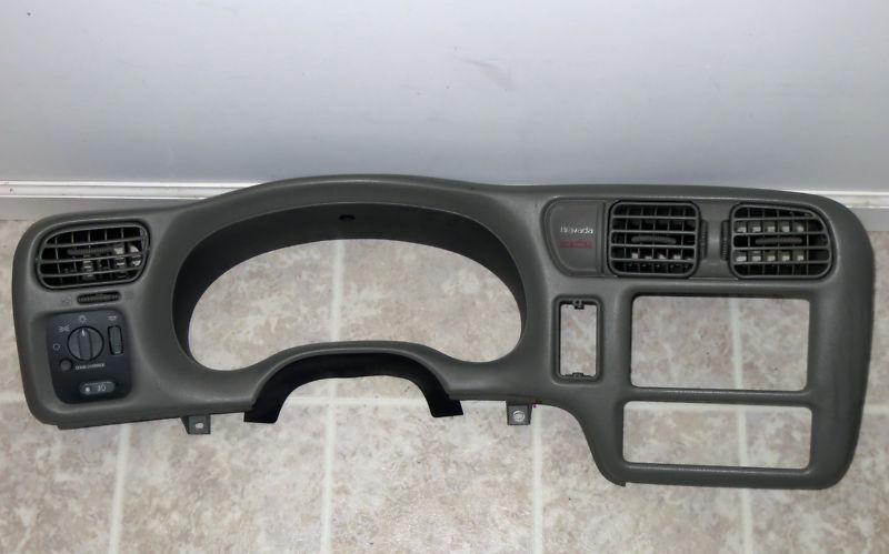 1998-2004  blazer jimmy sonoma bravada s-10 pewter double din  dash bezel  98-04
