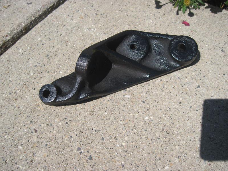 Sell FORD POWER STEERING BRACKET 54 55 56 57 58 ETC. ECG 33559A in