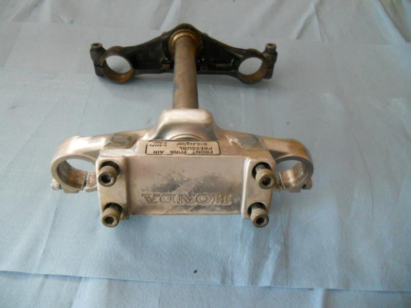 1984 honda vt700-750 shadow triple trees w/ handlebar clamps