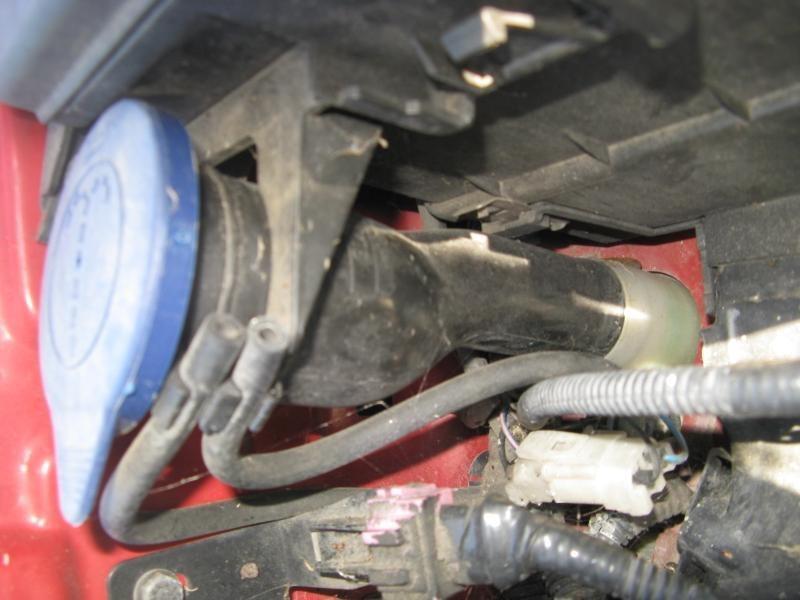 98 volvo v70 windshield washer reservoir assembly tank bottle w/ pump 18903