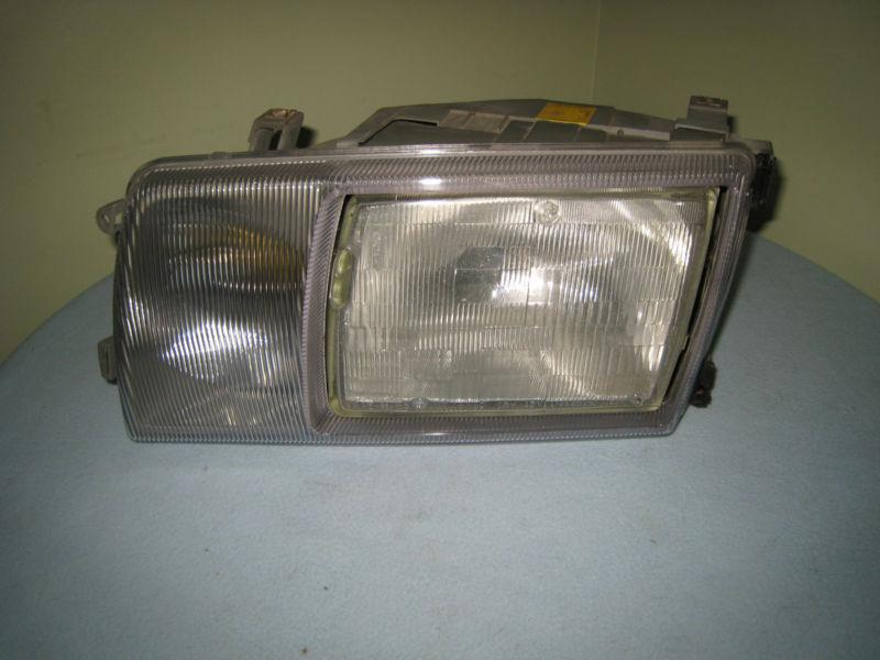 Mercedes 420 sel w126 driver side head light assembly 1268200959 like new