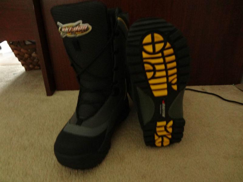 Ski-doo hybrid boots (ladies) new with tags