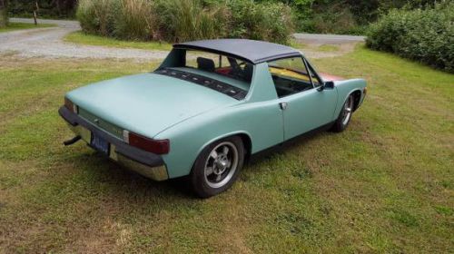 Porsche 914 1.7 liter engine complete with dual weber 40 idf's (running)