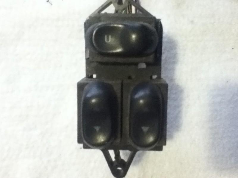 Purchase 9904 FORD MUSTANG OEM driver LH power window door lock switches 19992004 in Helena