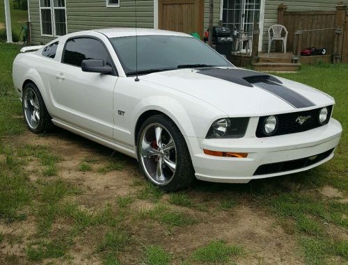 2005 mustang gt