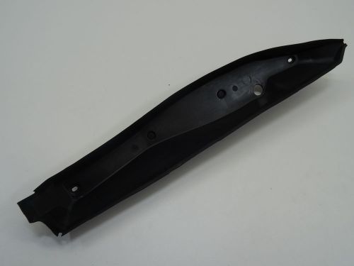 2008 - 2011 mercedes c300 w204 front left side fender cover seal shield oem