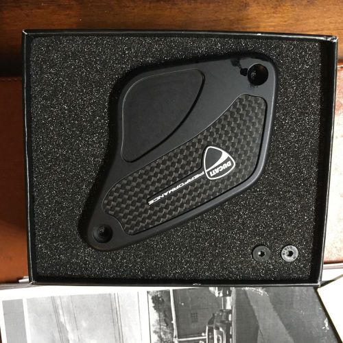 Ducati diavel carbon fiber &amp; aluminum brake &amp; clutch reservoir covers #96800210a