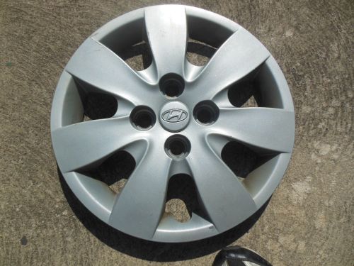 1 hyundai accent hubcap hub cap wheel cover 2008 2009 2010 2011 52960-1e700 14&#034;