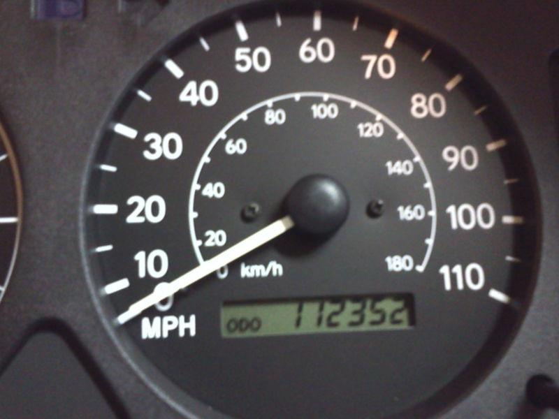98-02 toyota corolla speedometer cluster with tach 112k miles