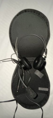 Telex airman 850 lightweight anr aviation headset