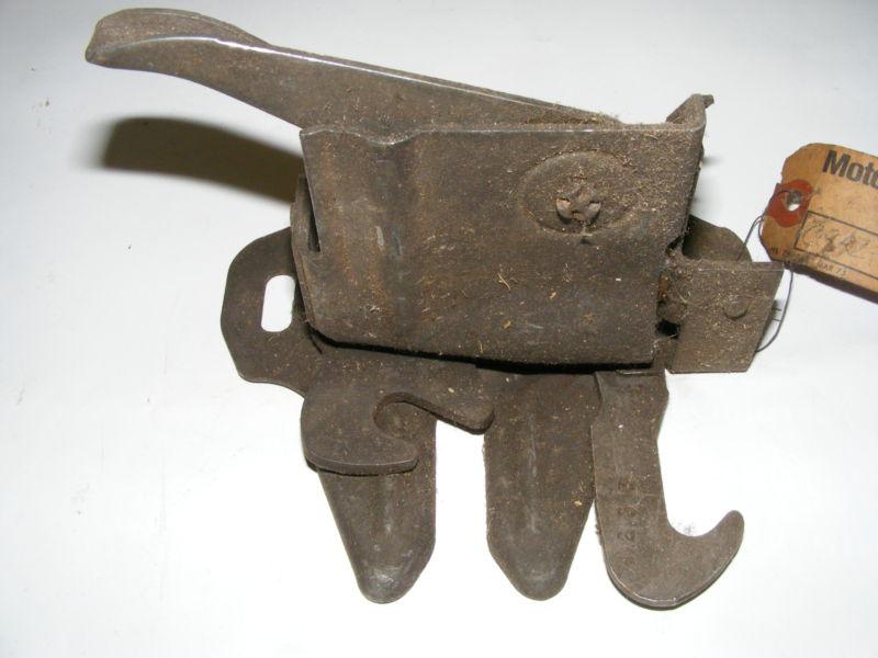 1969 FORD FULLSIZE HOOD LATCH