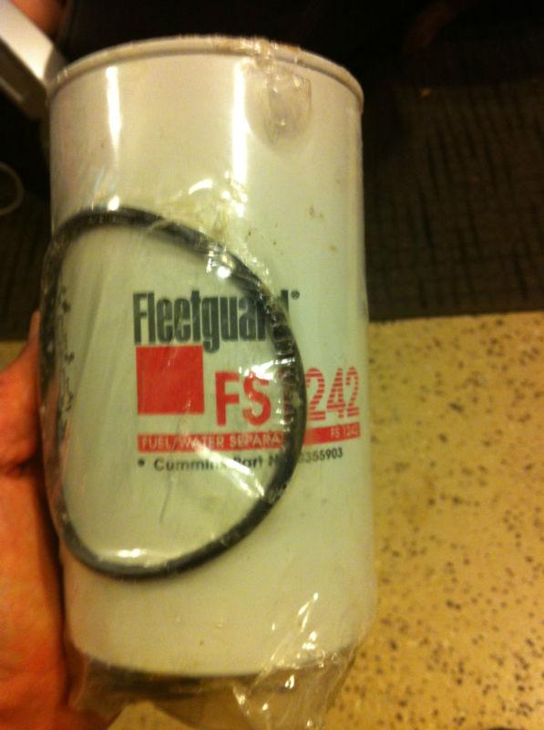 Fleetguard fs1242 fuel\water separator new in plastic!