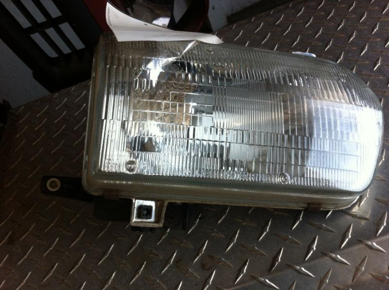 1998-1999 Isuzu Rodeo Passenger Side Headlight, US $20.00, image 2